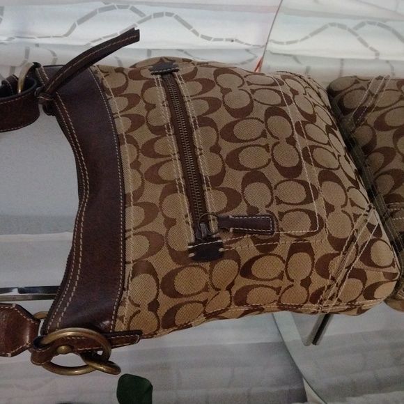 Authentic Coach signature Jacquard medium duffle crossbody shoulder bag. - Picture 2 of 10